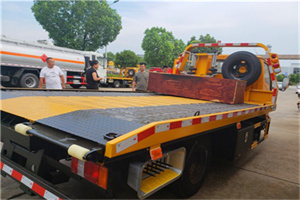 南靖附近拖车电话号码服务